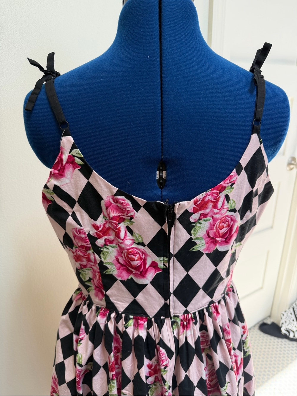 Hell Bunny Harlequin Floral Retro Dress with Pink Roses - Picture 5 of 9